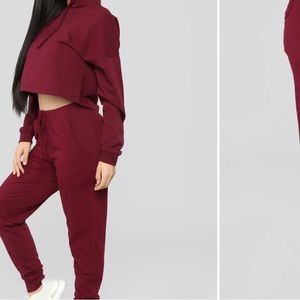 2 piece burgundy set from fashion nova. Size large. Worn 4 times